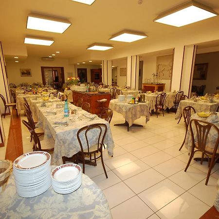 וירג'יו Hotel Bella Riviera Lungomare מראה חיצוני תמונה