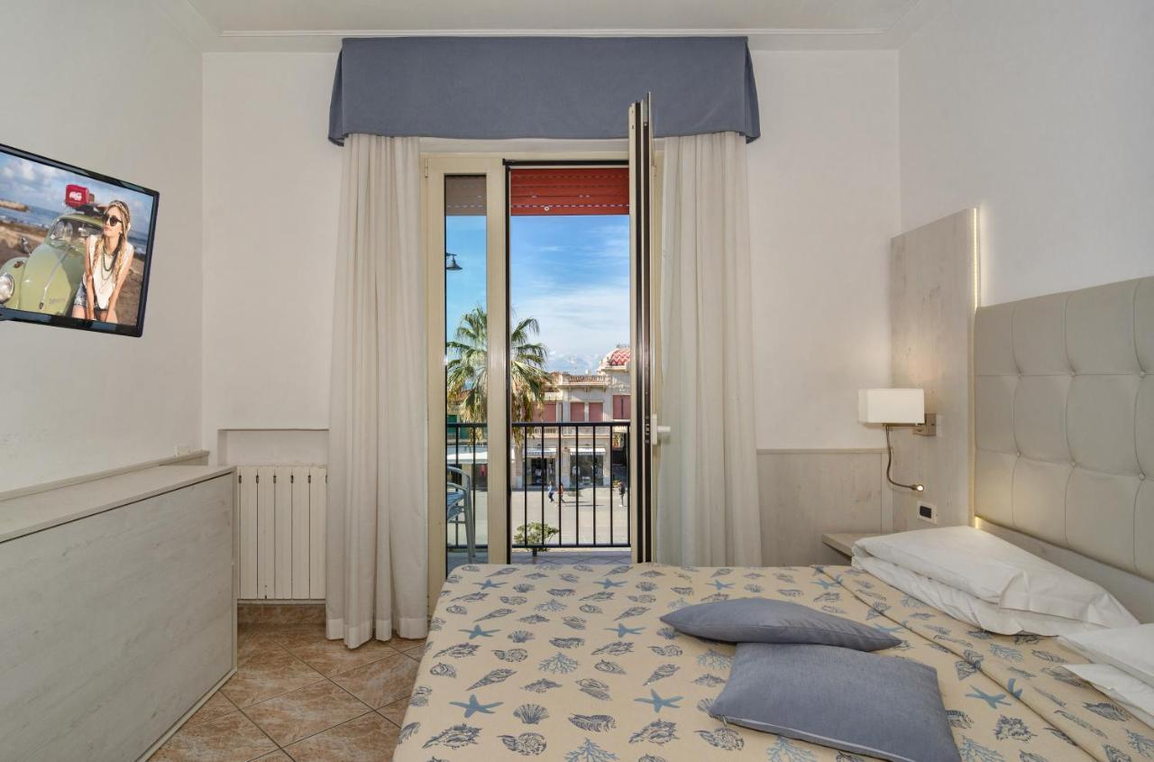 וירג'יו Hotel Bella Riviera Lungomare מראה חיצוני תמונה