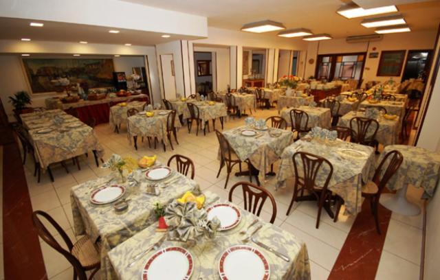 וירג'יו Hotel Bella Riviera Lungomare מראה חיצוני תמונה