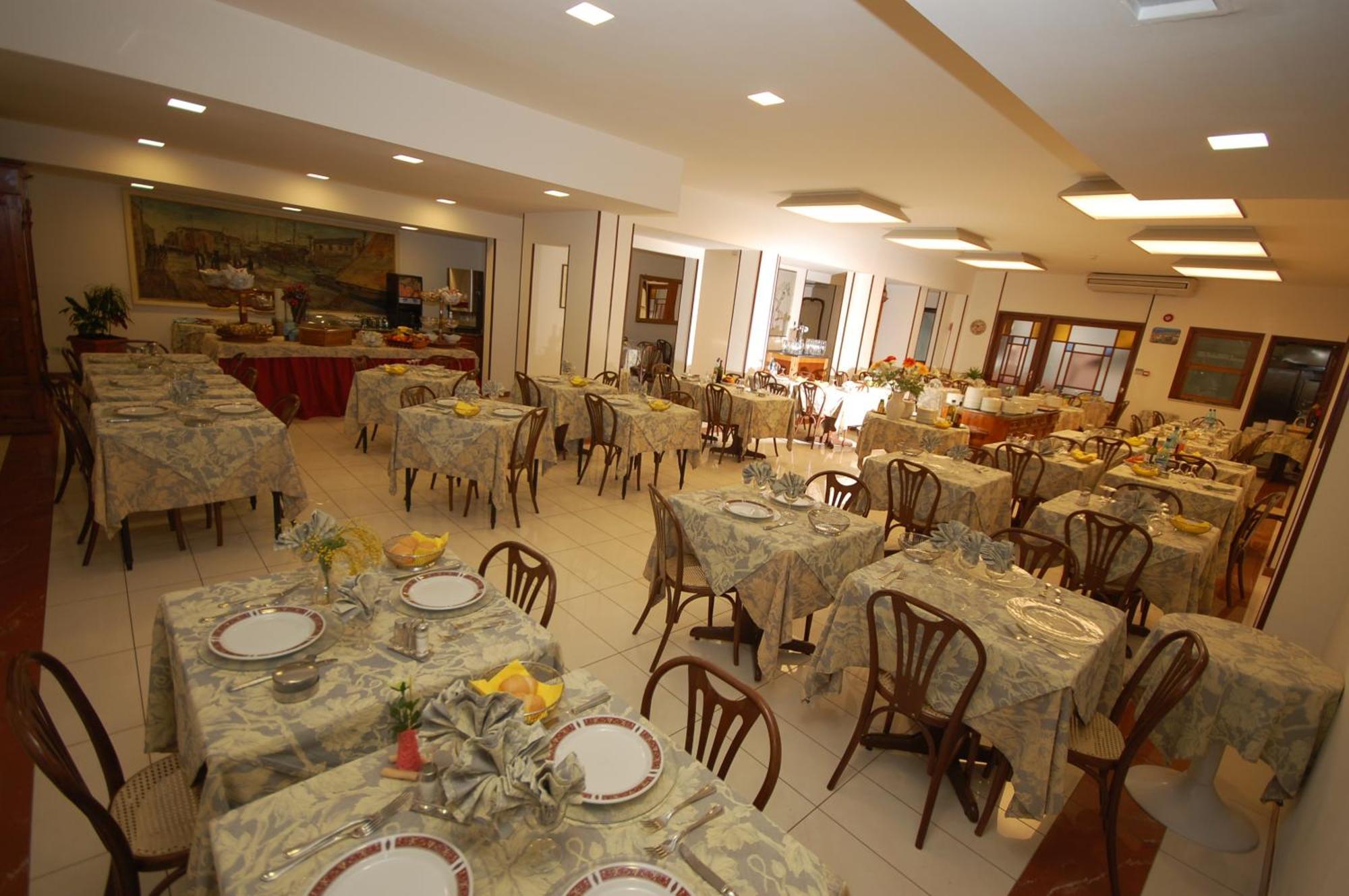 וירג'יו Hotel Bella Riviera Lungomare מראה חיצוני תמונה